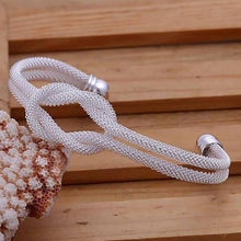 Load image into Gallery viewer, Mesh Love Knotted Adjustable Bangle
